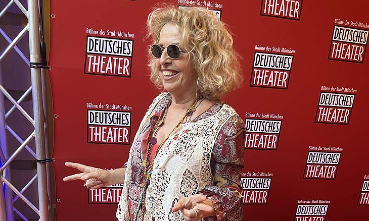 Michaela May bei der Premiere von Hair am 15.07.2023 im Deutschen Theater (©Foto: Martin Schmitz)